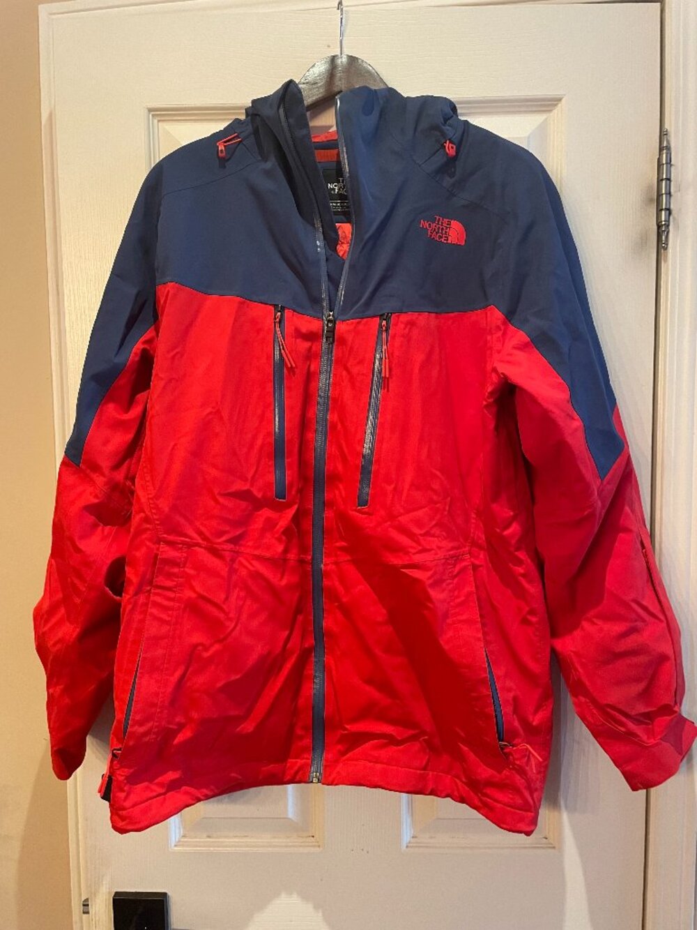 The North Face Men's M Red/Navy Hooded Ski Snowboard Jacket Waterproof Shell